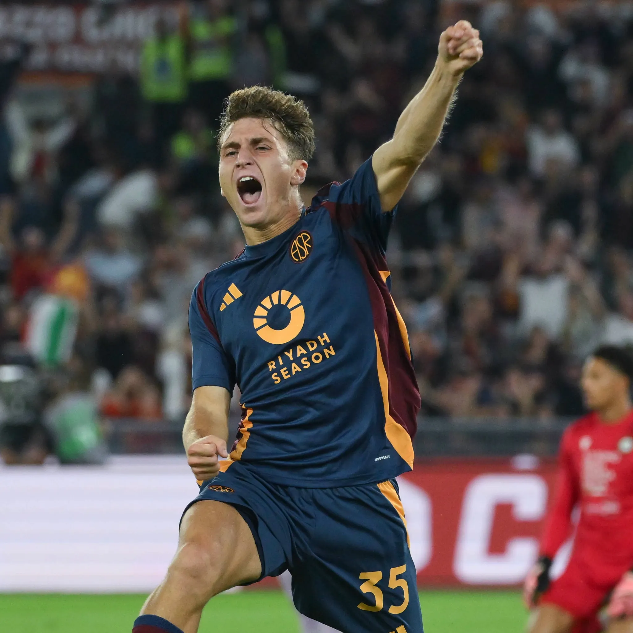 开云体育官网-乌迪内斯队球员全情投入，球队实现连胜展现强大实力